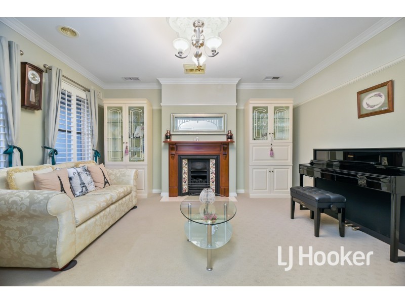 10 Michigan Grange, Pakenham VIC 3810