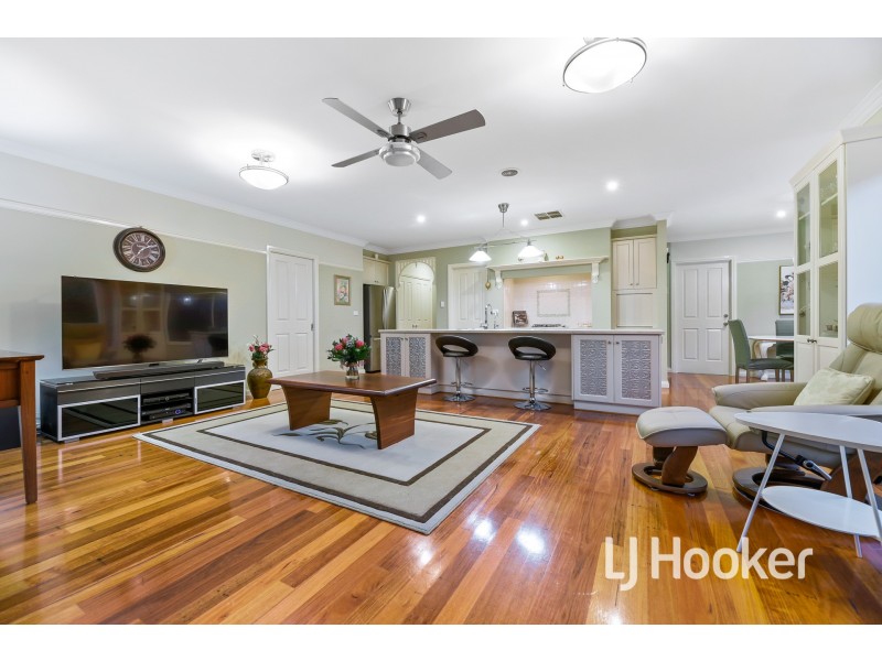 10 Michigan Grange, Pakenham VIC 3810