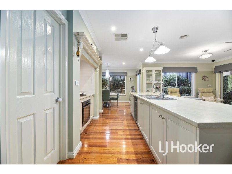 10 Michigan Grange, Pakenham VIC 3810