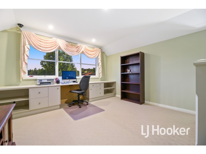 10 Michigan Grange, Pakenham VIC 3810