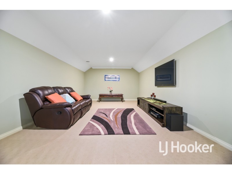 10 Michigan Grange, Pakenham VIC 3810