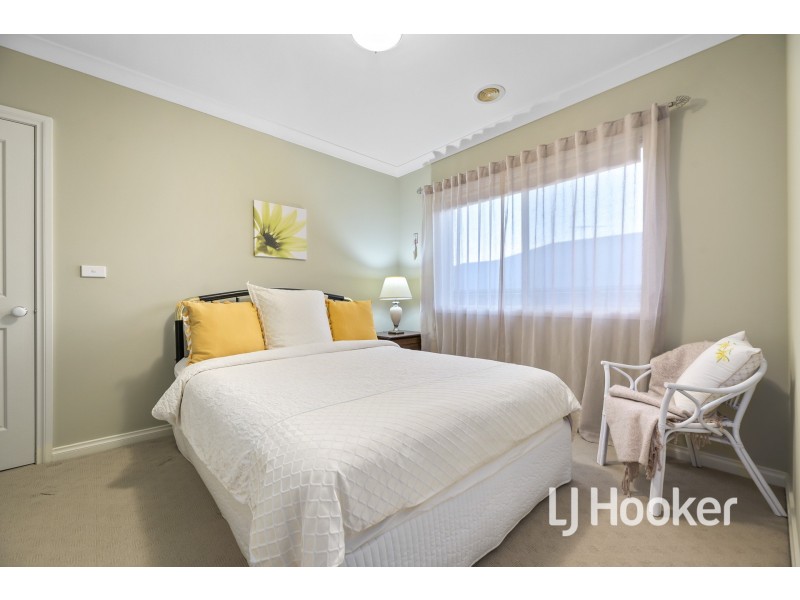 10 Michigan Grange, Pakenham VIC 3810