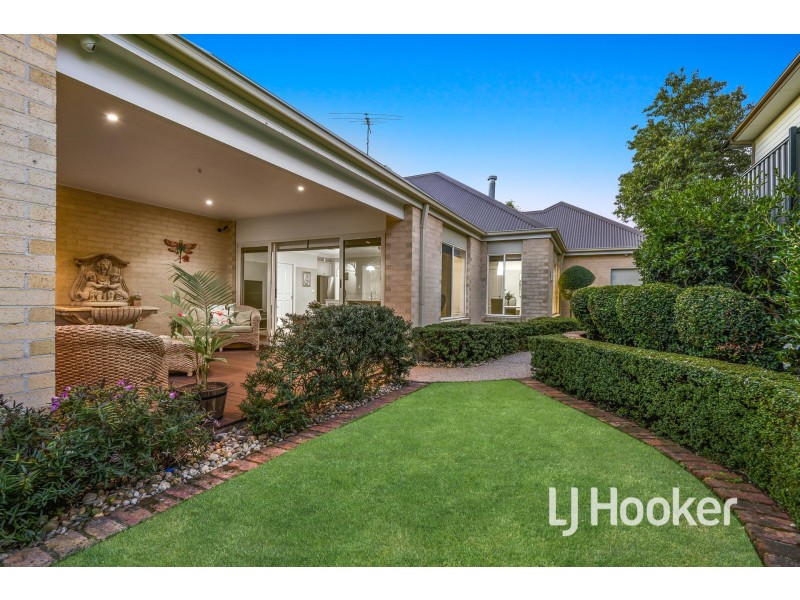 10 Michigan Grange, Pakenham VIC 3810