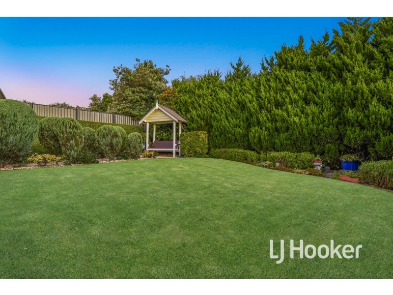 10 Michigan Grange, Pakenham VIC 3810