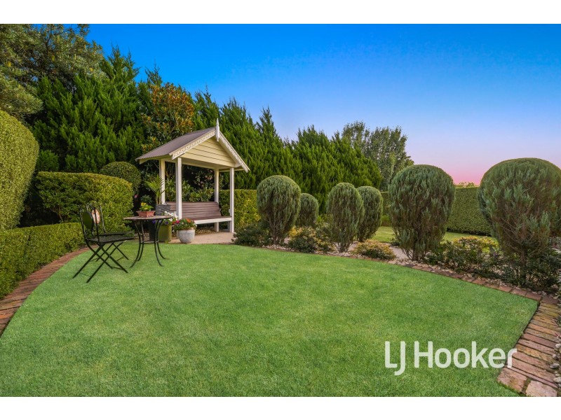 10 Michigan Grange, Pakenham VIC 3810