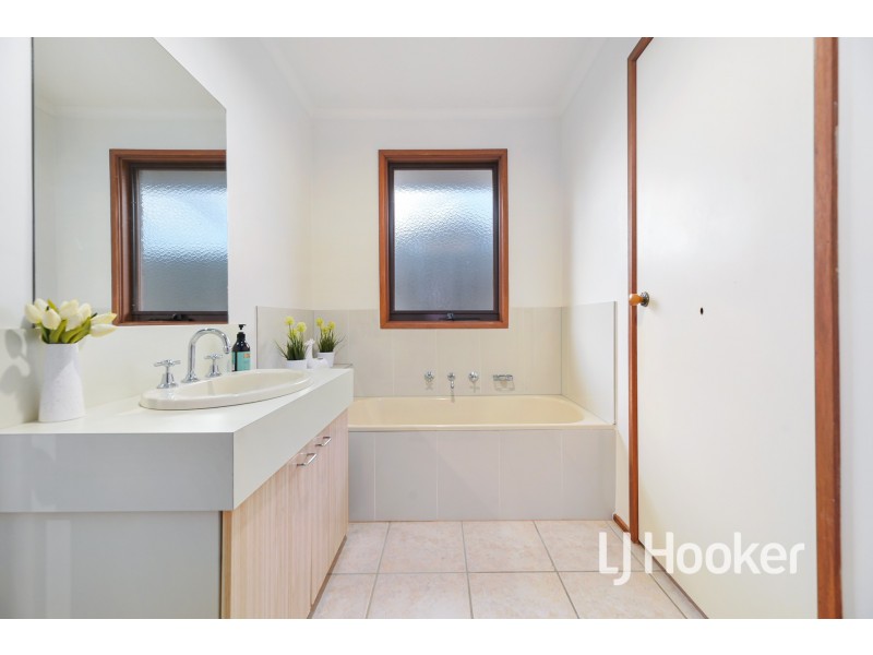 11 Funston Court, Pakenham VIC 3810