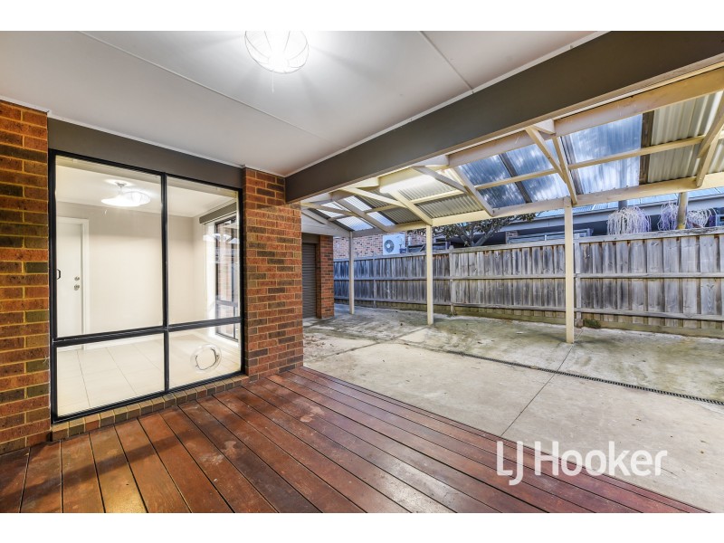 30 Honeyeater Way, Pakenham VIC 3810