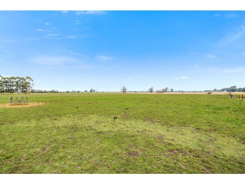 910 Bunyip-Modella Road, Iona VIC 3815