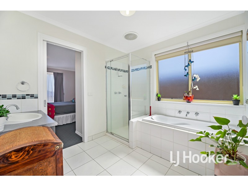 19/18-20 Ben Drive, Pakenham VIC 3810