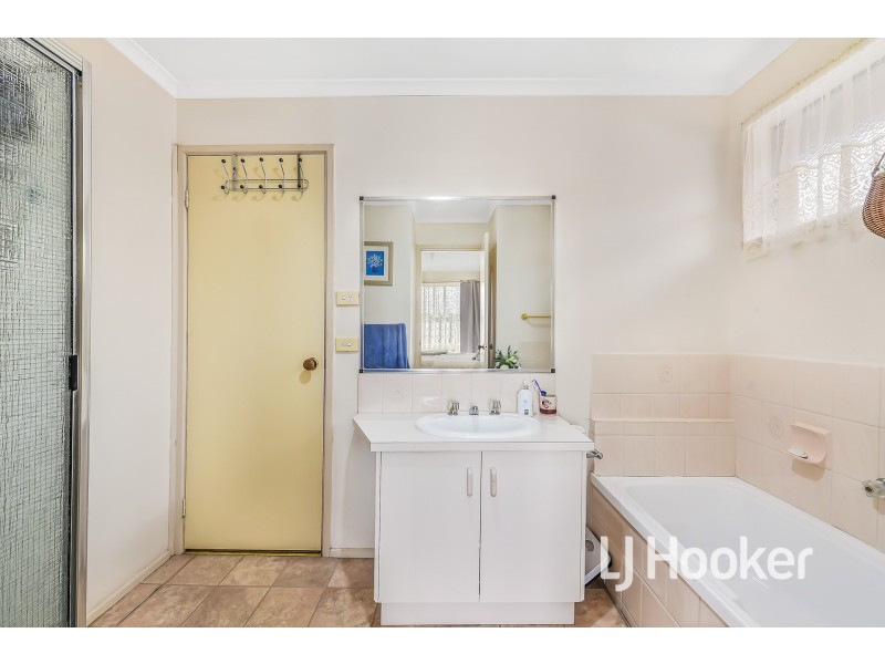 18 Sherriff Rise, Pakenham VIC 3810