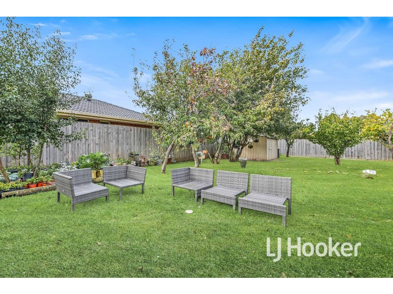 18 Sherriff Rise, Pakenham VIC 3810