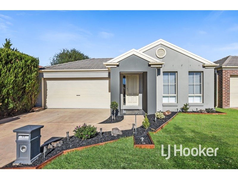 39 Scarlet Crescent, Pakenham VIC 3810