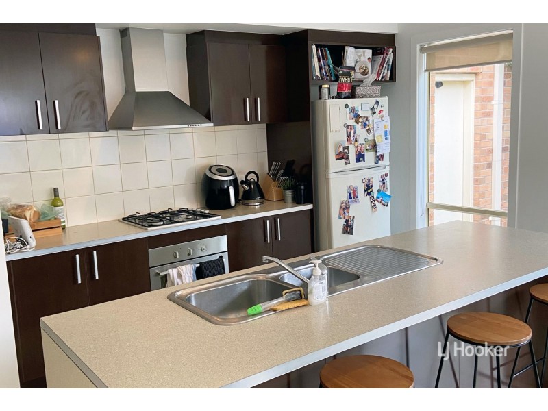 39 Scarlet Crescent, Pakenham VIC 3810