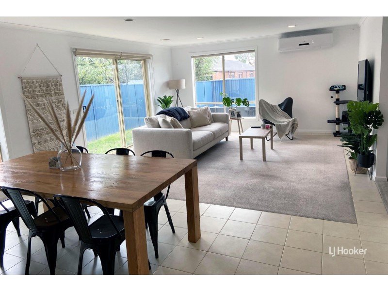 39 Scarlet Crescent, Pakenham VIC 3810