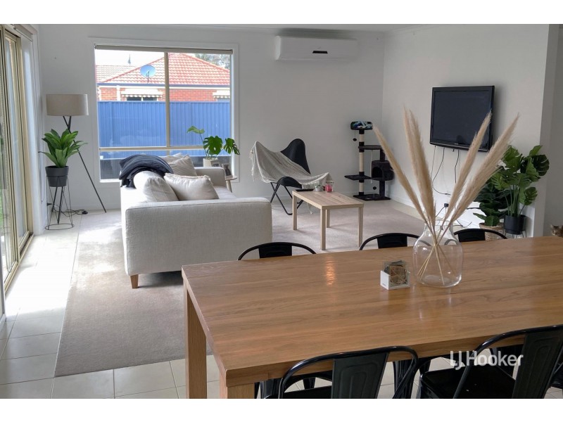 39 Scarlet Crescent, Pakenham VIC 3810