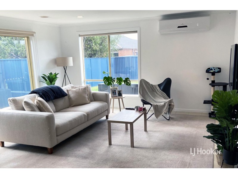 39 Scarlet Crescent, Pakenham VIC 3810