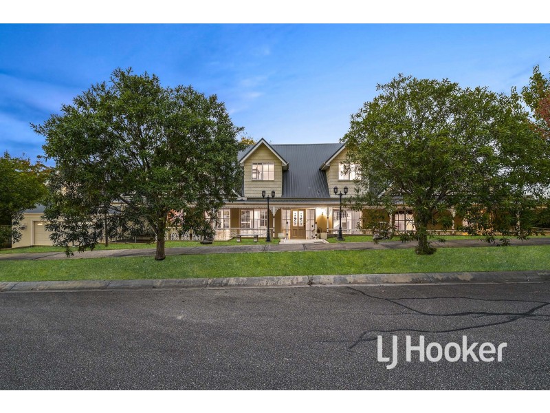 14 Stockmans Circuit, Pakenham VIC 3810