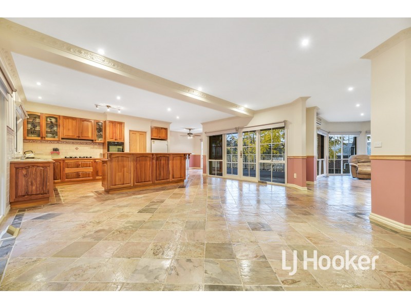 14 Stockmans Circuit, Pakenham VIC 3810