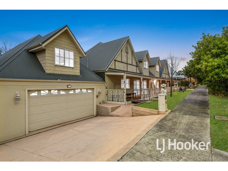 14 Stockmans Circuit, Pakenham VIC 3810