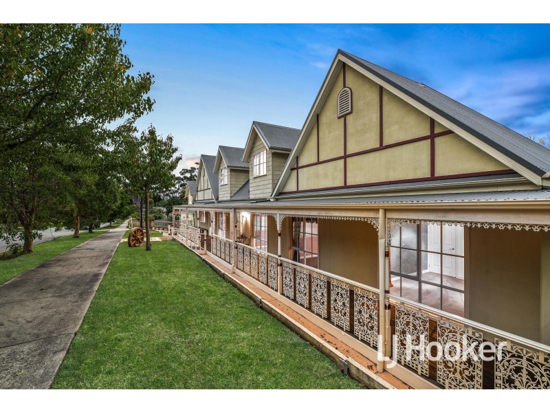 14 Stockmans Circuit, Pakenham VIC 3810