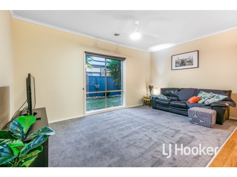 24 Mallee Circuit, Pakenham VIC 3810
