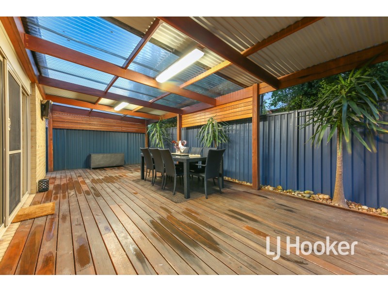 24 Mallee Circuit, Pakenham VIC 3810