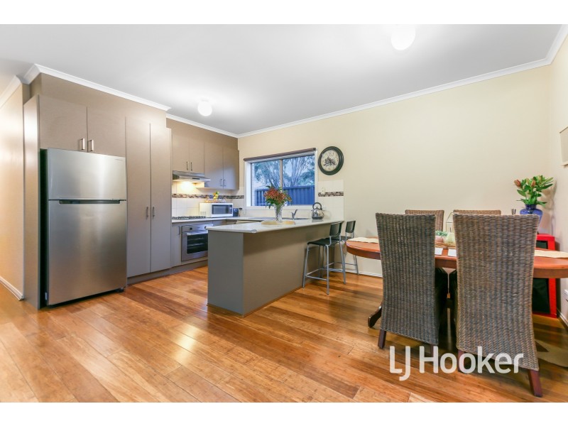 24 Mallee Circuit, Pakenham VIC 3810