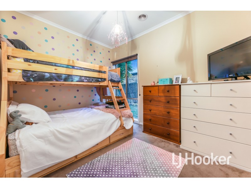 24 Mallee Circuit, Pakenham VIC 3810