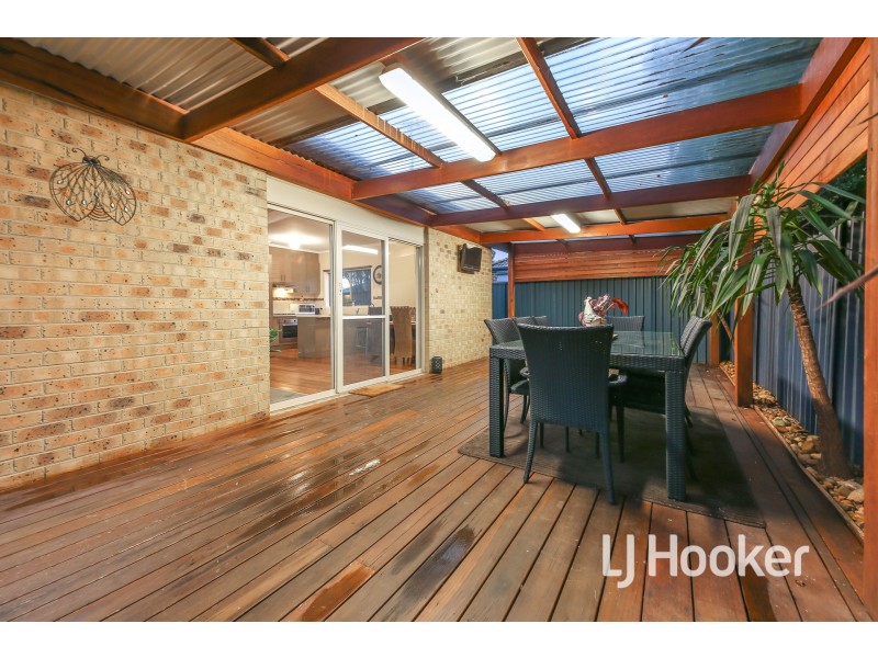 24 Mallee Circuit, Pakenham VIC 3810