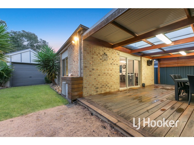 24 Mallee Circuit, Pakenham VIC 3810