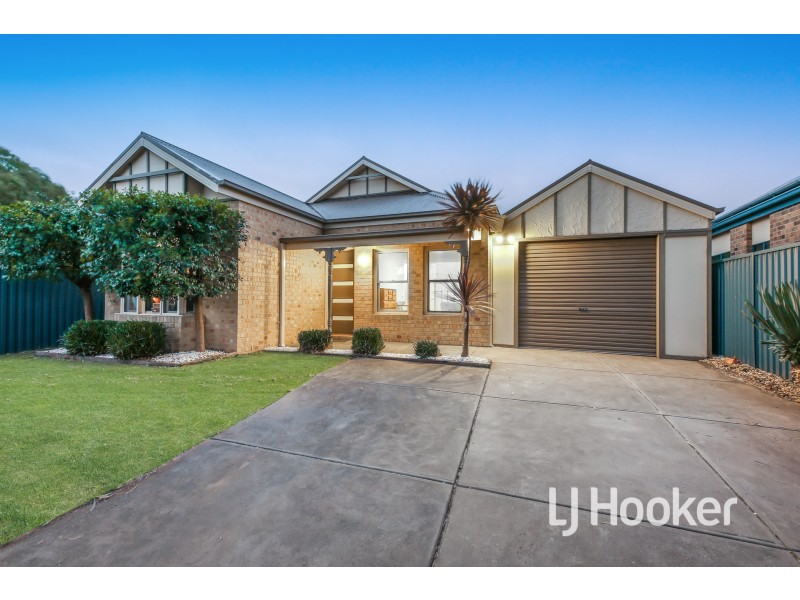 24 Mallee Circuit, Pakenham VIC 3810