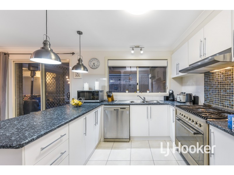 80 Gallery Way, Pakenham VIC 3810