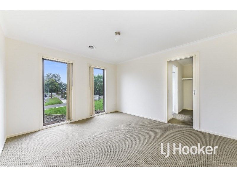 53 Leigh Drive, Pakenham VIC 3810