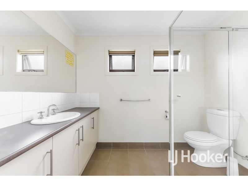 53 Leigh Drive, Pakenham VIC 3810