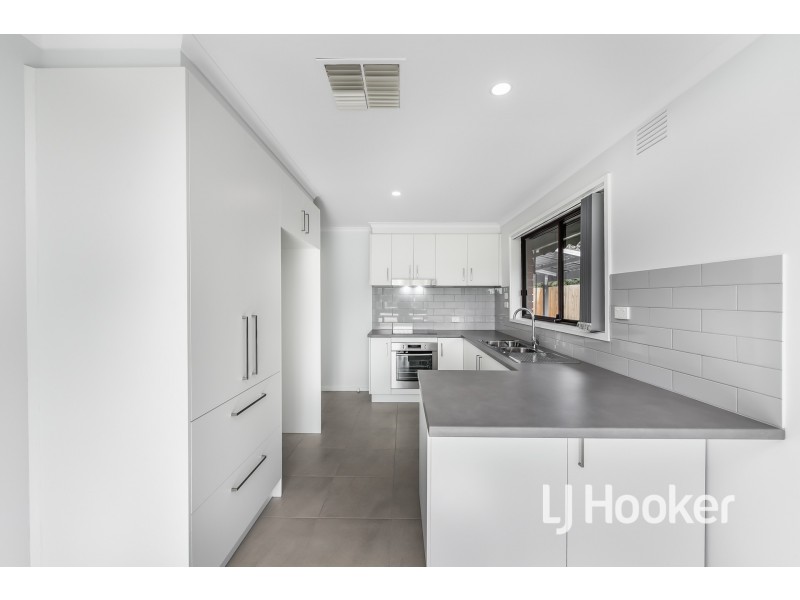 1/83 Henry Street, Pakenham VIC 3810