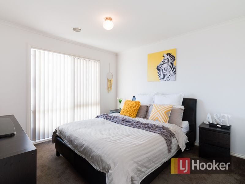24/107 Army Road, Pakenham VIC 3810