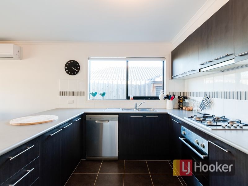 24/107 Army Road, Pakenham VIC 3810