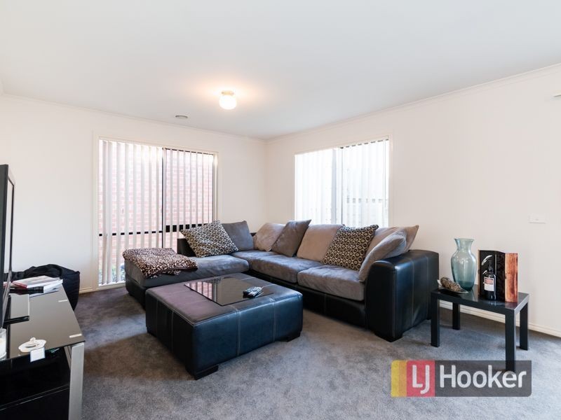 24/107 Army Road, Pakenham VIC 3810