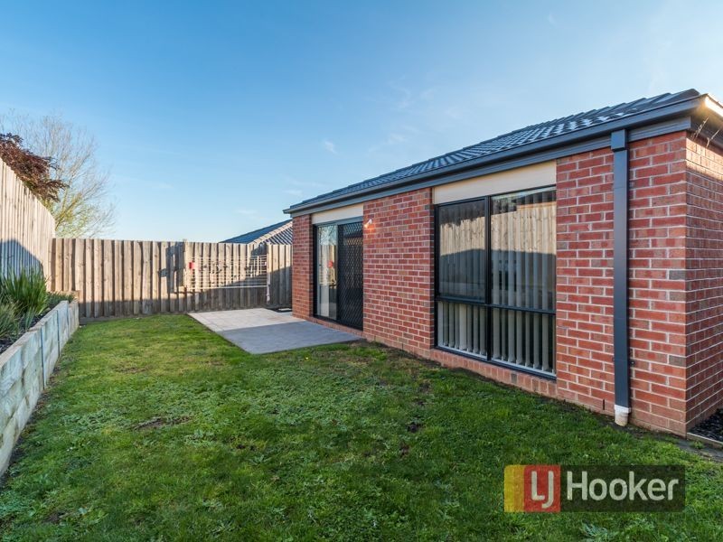 24/107 Army Road, Pakenham VIC 3810
