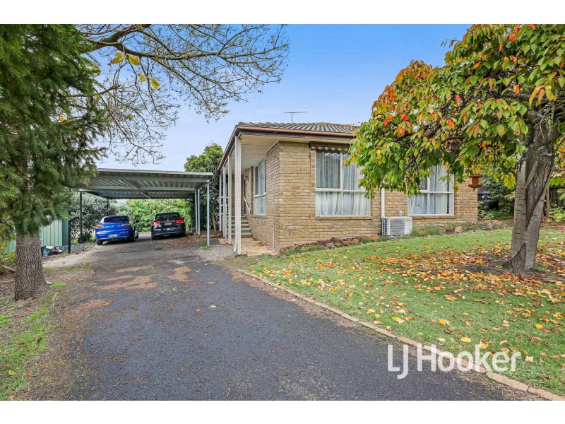 8 Gregory Court, Pakenham VIC 3810