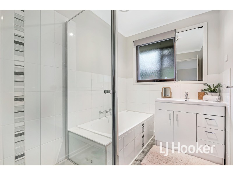 8 Gregory Court, Pakenham VIC 3810