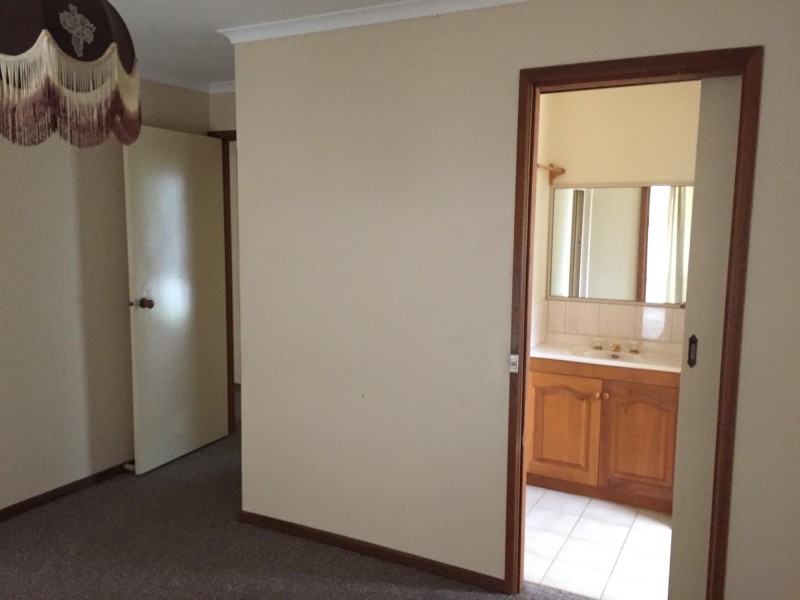 63 Smethurst Avenue, Pakenham VIC 3810