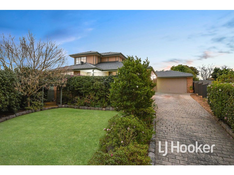 3 McInnes Court, Pakenham VIC 3810