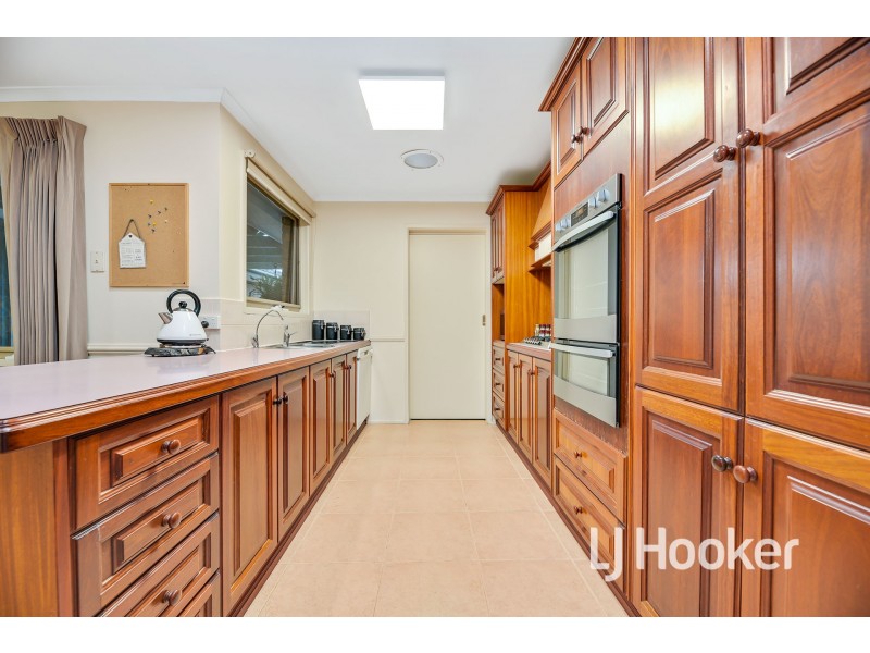 3 McInnes Court, Pakenham VIC 3810