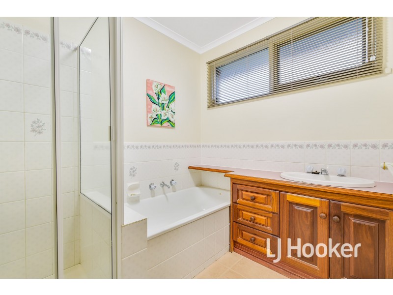 3 McInnes Court, Pakenham VIC 3810