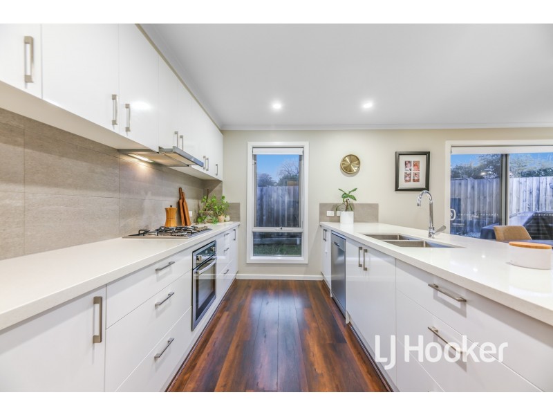 1 Atkins Road, Pakenham VIC 3810