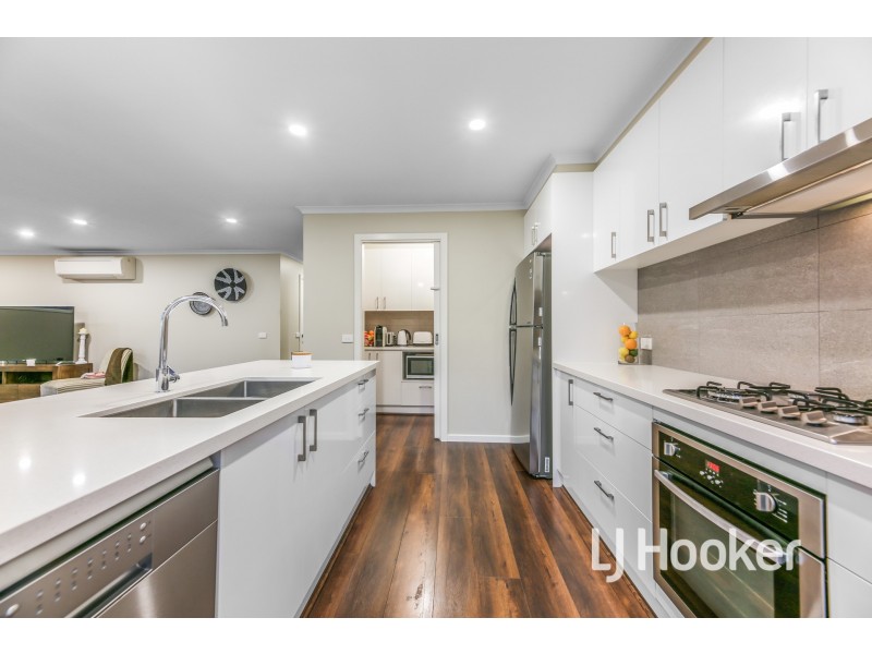 1 Atkins Road, Pakenham VIC 3810