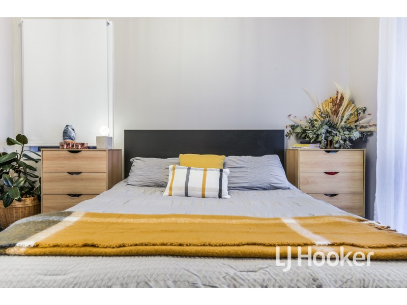 54 Oaklands Way, Pakenham VIC 3810