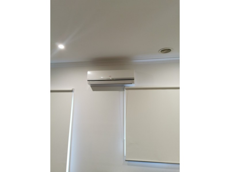 2/2 Wadsley Avenue, Pakenham VIC 3810