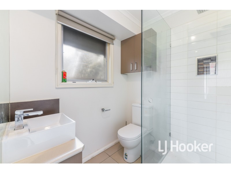 2 Anita Place, Pakenham VIC 3810